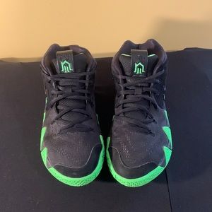 Nike Kyrie 4 Halloween Edition